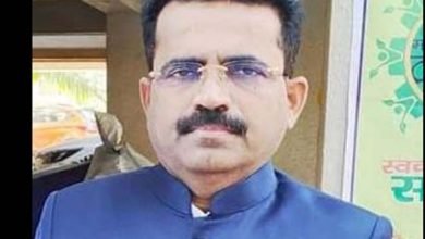 Photo of हंगामा क्यों बरपा है मनपा आयुक्त दिलीप ढोले के कार्यशैली पर?
